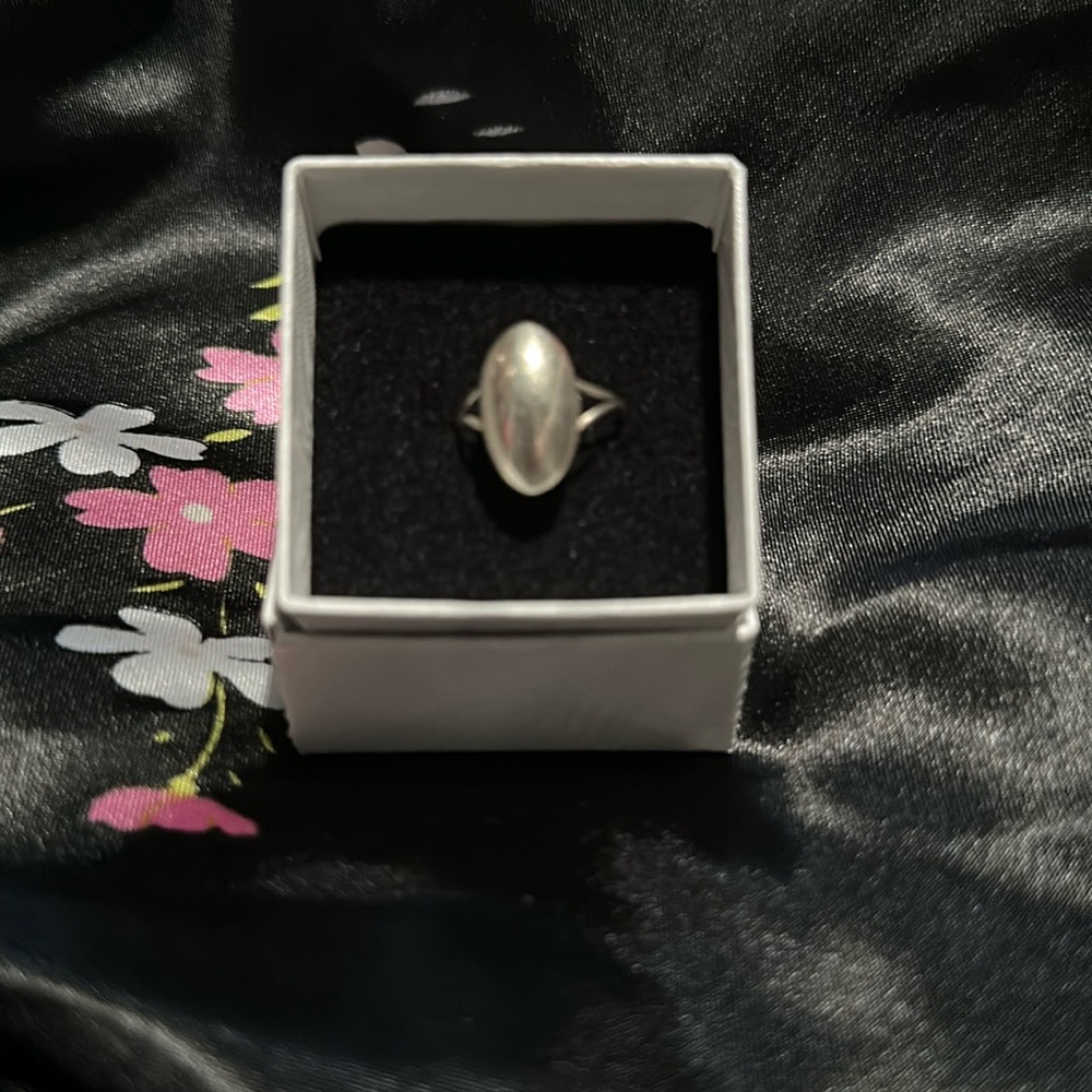 Elegant Sterling Silver Women's Ring